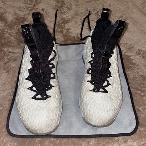 Lebron graffiti basketball shoes